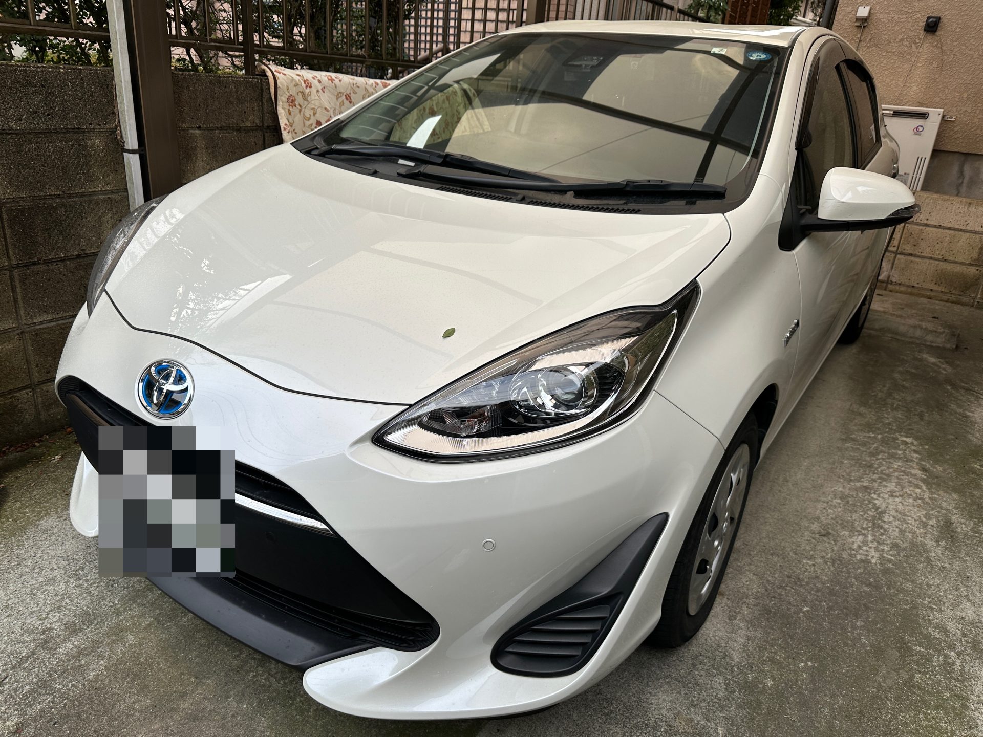 トヨタ・アクア(NHP10)鍵の全紛失からのスマートキー作成 | 福岡で車の